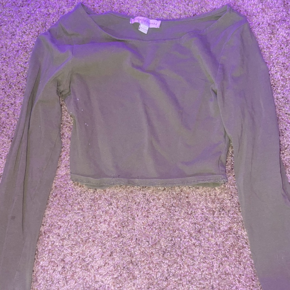 Green cropped long sleeve tee